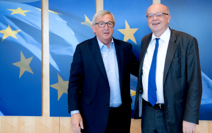 [arquivo] Jean-Claude Juncker, Président de la Commission européenne et M. Gaston Reinesch (© European Union)